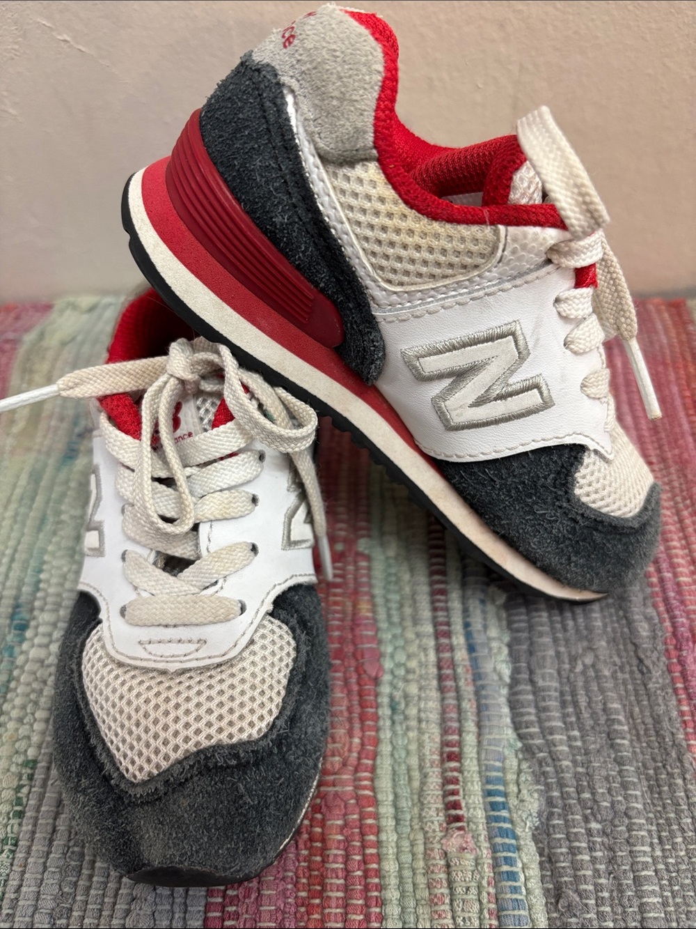 New Balance Kids Red, Gray & White Lace-Up Sneakers sz8